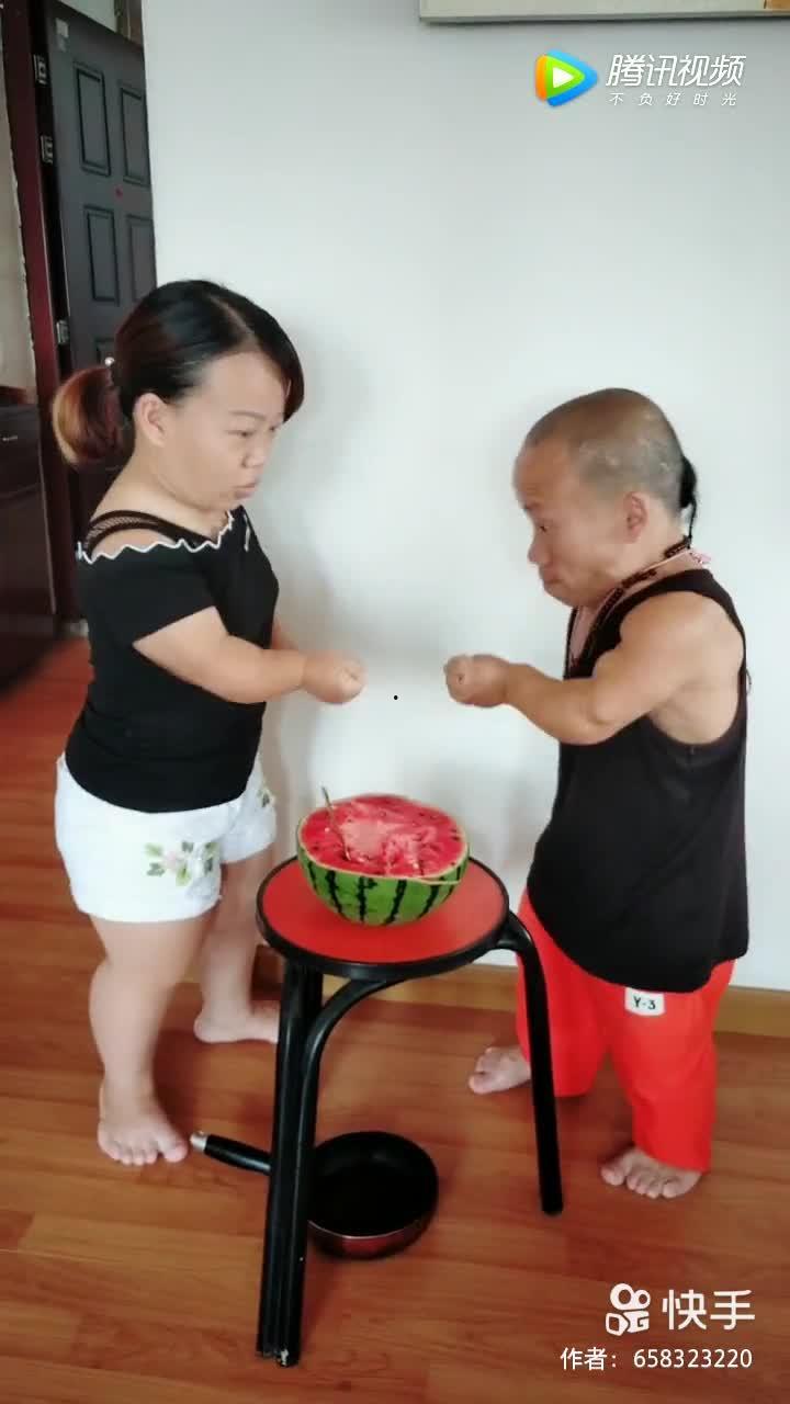 网红夫妻吃瓜图片,揭秘娱乐圈幕后真相